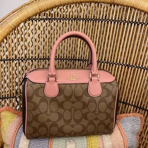 Coach purse medium size